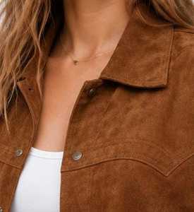 Chaqueta estilo camionero marrón para mujer, manga larga, cuello vuelto - Product Image 2