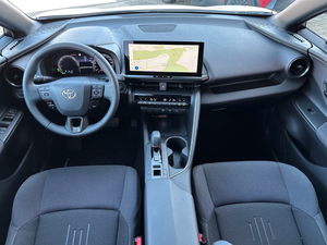 Toyota C-HR 2.0 Híbrido Enchufable FWD Teamplayer Technik, Volante a la Derecha, SUV Híbrido Eficiente en Consumo de Combustible, Calidad de Exportación, Auto Usado - Product Image 4