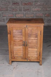 Armoire de rangement en bois indien rustique vintage faite à la main avec deux portes à battants et poignées métalliques antiques pour la cuisine et le salon - Product Image 3