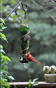 Mangeoire à oiseaux en forme de cabane en métal rustique galvanisé Design unique parfait pour la décoration élégante de la cour de jardin et l'alimentation des oiseaux - Product Image 4