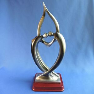 Sculpture élégante en aluminium moulé, inspirée de la nature, avec des détails raffinés et une expression artistique intemporelle. - Product Image 3