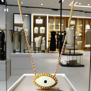 Ramavati Gems Pendentif croix en laiton anti-ternissement plaqué or 18 carats Style mignon Accessoire de mode Hommes Femmes Waterproof Shell Party - Product Image 1