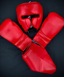 Ensemble d'équipement de sparring en cuir de qualité supérieure à prix abordable avec logo personnalisé disponible : Gants de boxe, casque de protection et protège-génitale - Product Image 5