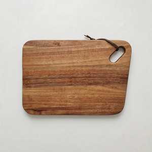 Planche à découper en bois d'acacia, planches à découper rustiques en bois avec poignée, ensemble de planches de service pour la cuisine, planche à charcuterie et à pain - Product Image 3