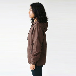 Sudadera con capucha cortavientos de nailon ligera para mujer con cremallera 3/4, manga completa y bolsillo frontal, ideal para la lluvia. - Product Image 3