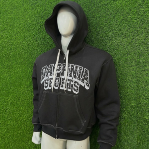 Sudadera con capucha transpirable para hombre al por mayor, último estilo, color negro, estampado frontal, streetwear, con cremallera y costuras en contraste blancas - Product Image 3