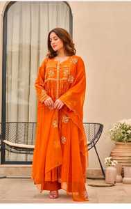 Vestido Maxi Bohemio Casual de Mujer con Bordado Floral Tejido Naranja, Manga Larga, Cuello en V, Corte A, Cintura Natural, Estilo Étnico para Fiesta al Aire Libre - Product Image 2