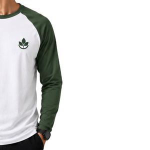 เสื้อยืดแขนยาวสีขาวและสีเขียวเซจ คอวี ผ้าฝ้ายพรีเมียม สำหรับผู้ชาย สไตล์ลำลอง เสื้อเบสบอล สตรีทแวร์ รับผลิตตามแบบ OEM - Product Image 4