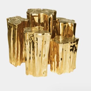 Table basse contemporaine en laiton avec plateau texturé, design artisanal, mobilier moderne pour salon - Product Image 4