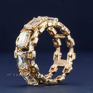 Bague élégante en or jaune 14 carats avec diamant de laboratoire pour homme, alliance de fiançailles et de mariage au design raffiné avec pierres finement polies, idéale pour les fêtes - Product Image 4