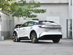 Toyota BZ5 550 Pro 2025, SUV Eléctrico Blanco, Versión Smart Drive, Calefacción en Asientos, Modelo de Exportación - Product Image 2