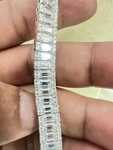Collar de tenis de moissanita con corte baguette, estilo diamante en oro blanco, joyería de lujo llamativa para mujer y hombre - Product Image 2
