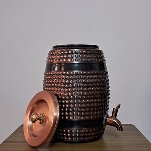 Distributeur d'eau de bureau en cuivre martelé classique, pot à eau en cuivre moderne, isolé et élégant pour la maison - Product Image 6