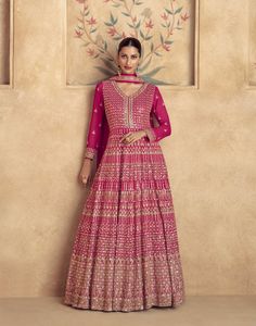Robe traditionnelle indienne en soie lourde brodée, style modeste, style Rajasthan, pour femmes - Product Image 2
