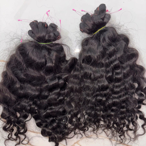 Lots de Cheveux Humains Bouclés 100% Naturels Indiens – Cheveux de Temple Noirs Non Traités en Gros - Product Image 1