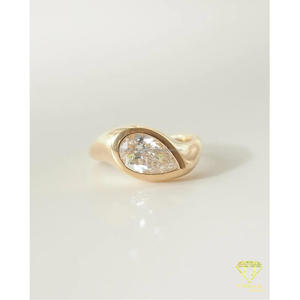 Elegante Anillo de Moissanita con Corte de Pera, Oro de 14K, Anillo de Compromiso y Boda para Mujer, Joyería Fina Clásica, Diseño Personalizado - Product Image 2