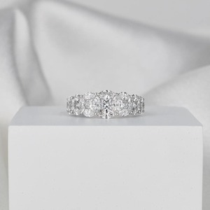 Elegante Anillo de Boda de Diamantes de Laboratorio de 2 Quilates, Corte Princesa y Marquesa, Oro Blanco de 14K, Media Eternidad, Apilable, para Mujer - Product Image 1