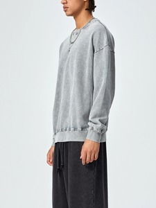 เสื้อสเวตเชิ้ตคอกลมทรงปกติ สีน้ำเงินล้วน ถักจากโพลีเอสเตอร์ 100% แบบติดกระดุม สวมใส่สบายสำหรับผู้ชาย เหมาะสำหรับฤดูหนาว ระบายอากาศได้ดี เป็นมิตรต่อสิ่งแวดล้อม - Product Image 2