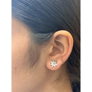 Pendientes de Lujo con Diamantes Cultivados en Laboratorio de 0.75 Ct, Corte Marquesa, Diseño Floral, Acento de Gema Verde, Oro de 14K, Joyería Fina, Regalo para Bodas y Fiestas - Product Image 1