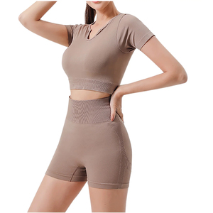 Ensemble 2 pièces : Crop top sans manches à col rond et dos nageur, et short taille haute dos nu, imprimé léopard/uni, sans couture, extensible, pour le yoga - Product Image 5
