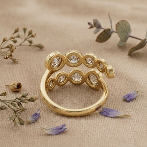 Bague d'éternité en diamant de laboratoire, sertie de pierres rondes, en or, empilable, alliance minimaliste pour femme - Product Image 3
