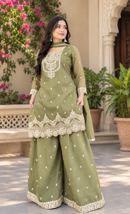 Conjunto de Top Bordado con Lentejuelas de Seda de 5mm, Estilo Heavy Crunchy Silk, con Sharara Palazzo Forrada con Micro Algodón y Dupatta de Encaje MW 5081 - Product Image 2