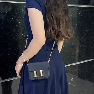 กระเป๋าถือ PU ฤดูร้อนปี 2026 กระเป๋าสะพายข้างผู้หญิงใบเล็ก กระเป๋าใส่บัตร กระเป๋าสะพายไหล่แบบมีสายโซ่ แฟชั่นทันสมัย กระเป๋าเดินทางสำหรับผู้หญิง - Product Image 1
