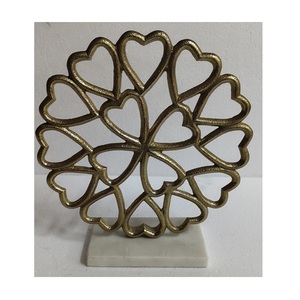 Escultura abstracta hecha a mano al por mayor Escultura Moderna de figura pequeña dorada para objeto decorativo de sala de estar - Product Image 6