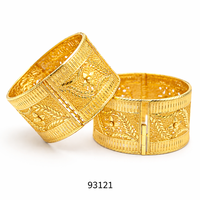 Bracelets Kada larges en alliage plaqué or 24 carats avec zircon, motif floral tendance et filigrane complexe, pour femme, de MOLL JEWELLERS – Cadeau de luxe