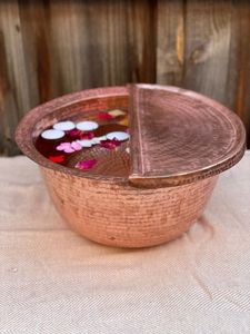 Bol à pédicure élégant en cuivre, conçu pour les rituels quotidiens de soin des pieds, construction artisanale de qualité supérieure - Product Image 2
