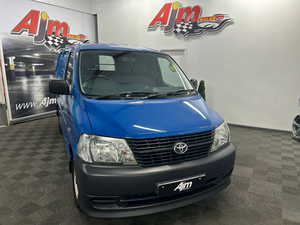 Super Clean 2007 pour HiAce 280 D4D en bon état avec poignée antidérapante et source d'alimentation hybride - Product Image 4