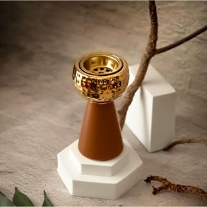Brûleur d'encens en or martelé sur toute la surface – Porte-charbon et Bakhoor sur piédestal en forme de trompette évasée - Product Image 6