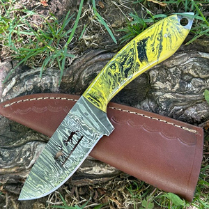 Cuchillo de caza OEM Wirecut de acero de Damasco, cuchillo Skinner con mango de resina, hoja fija para camping, cuchillo EDC para exteriores con funda de cuero - Product Image 1
