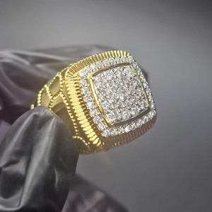 Anillo de Compromiso Cuadrado con Diamantes de Moissanita de Corte Brillante Redondo Estilo Iced Out para Hombre, Plata de Ley 925, Joyería de Regalo Hip Hop - Product Image 1