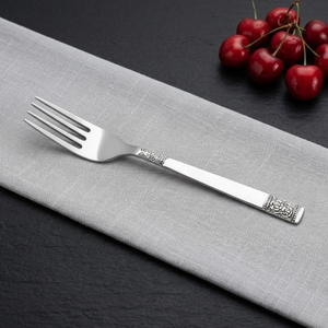 Ensemble de couverts en acier inoxydable, design minimaliste, vaisselle durable pour la maison et les fêtes - Product Image 6
