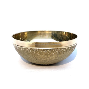 Bol en laiton rustique de luxe, texturé, décoratif, pour table, en métal, pour la thérapie sonore ayurvédique, pour la décoration de la maison - Product Image 1