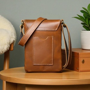 Sac messager carré en cuir fait main pour homme, élégant sac à bandoulière pour ordinateur portable, idéal pour le bureau, les voyages et les affaires - Product Image 6