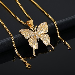 Colgante de mariposa de acero inoxidable con diseño nuevo, chapado en oro y diamantes, estilo hip hop, para mujer. - Product Image 2