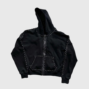 Sweat à capuche zippé noir personnalisé coupe droite pour homme, en molleton 100% coton épais, coupe-vent, avec strass et rivets, idéal pour l'hiver - Product Image 1