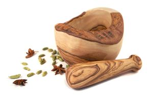 Juego clásico de mortero y pilón de madera para triturar semillas, hierbas e ingredientes ayurvédicos tradicionales. - Product Image 3