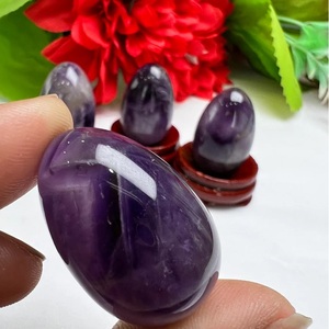 Œuf de cristal d'améthyste naturelle Chakralume Chevron, poli à la main, pierre précieuse violette pour la méditation, le Reiki, l'énergie des chakras et la décoration - Product Image 3