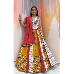 Ensemble traditionnel ethnique pour femmes, élégant Chaniya Choli en coton tissé à la main avec dupatta orné de miroirs - Product Image 1