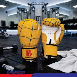 ถุงมือชกมวยหนัง PU คุณภาพพรีเมียมยี่ห้อ Brand Plus พร้อมสายรัดข้อมือปรับได้ ปรับแต่งโลโก้และสีได้สำหรับการฝึกซ้อม แบบพิมพ์ลาย - Product Image 4