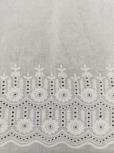 Suave, transpirable y bellamente elaborado, ideal para ropa étnica. Tela de algodón Daman 44 para usar en vestidos, kurtis, etc. - Product Image 5