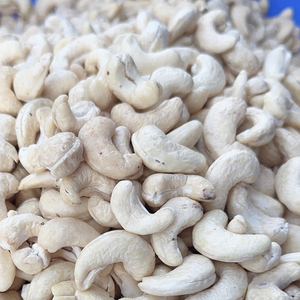 Fournisseur de Confiance : Prix des Noix de Cajou Mondiaux, Noix de Cajou du Vietnam en Gros W180 W240 Santigo Ltd de Santigo Vietnam - Product Image 1