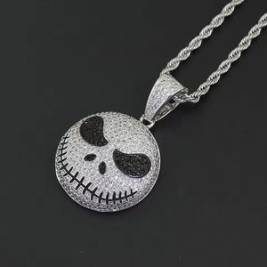 Collar con Colgante de Hip Hop Inspirado en el Estilo Urbano, Ideal para Sesiones de Moda, Videos Musicales y Conciertos, Disponible a Bajo Precio - Product Image 1