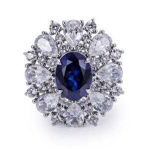 Bague en diamant taille princesse en or massif avec pierre centrale étincelante, bijou de mode pour le quotidien et les occasions spéciales - Product Image 1