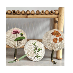 พัดลมไม้ไผ่งานปักลายดอกไม้งานฝีมือของที่ระลึกจากการทอผ้าธรรมชาติ - Product Image 5