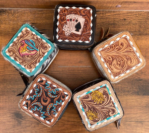 Vente chaude cuir repoussé à la main personnalisé Portable Mini boîte à bijoux petit organisateur de bijoux stockage voyage peau de vache boîtes à bijoux - Product Image 5