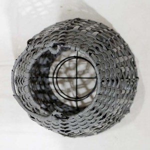Portavelas de Plástico Resistente a la Intemperie con Diseño de Cono y Tejido de Rejilla Gris, de Primera Calidad - Product Image 4